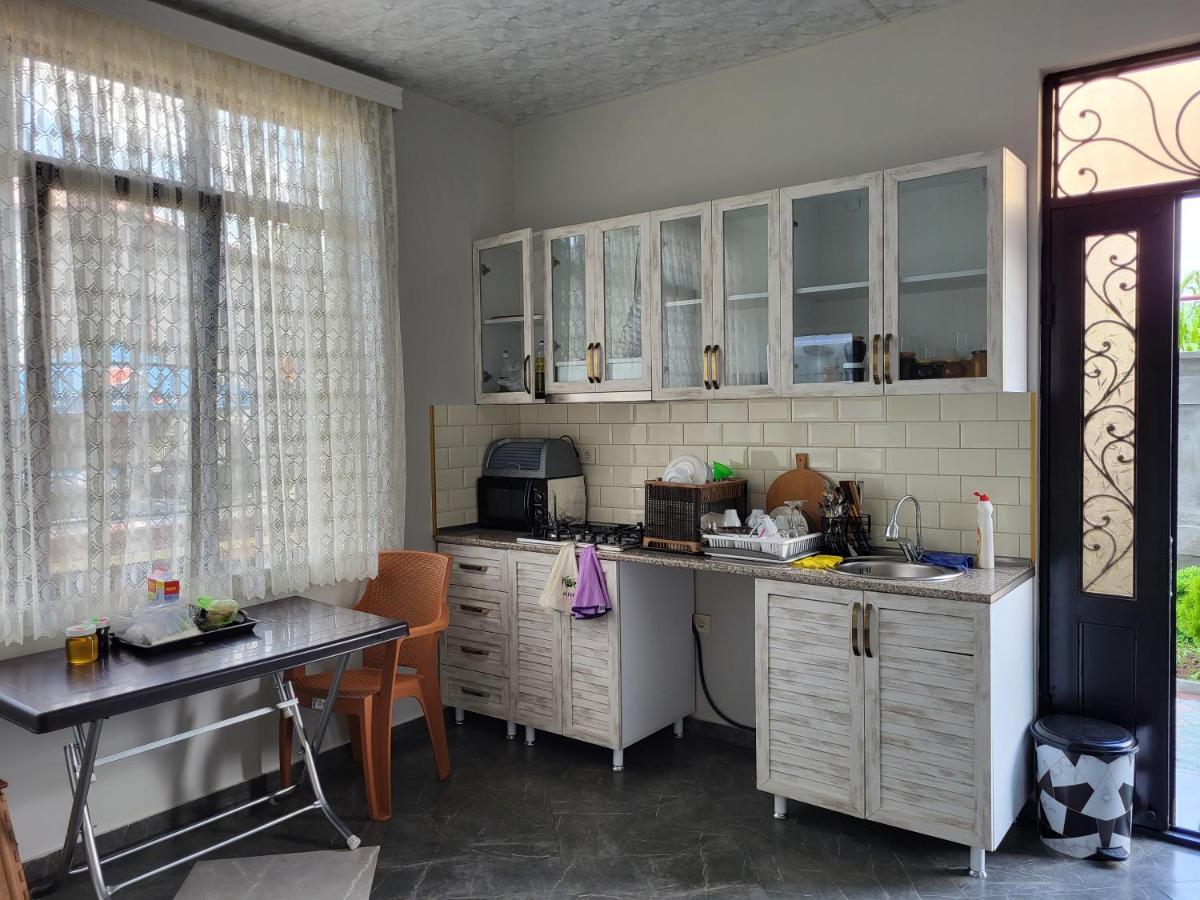 Mite Hotel Chakvi Extérieur photo